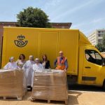 Ayuda humanitaria de empleados de Correos a las Hermanitas de los Pobres de Málaga